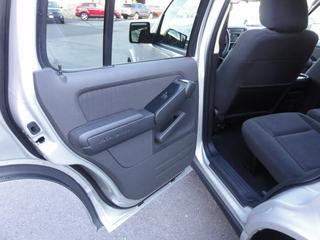 Ford Explorer 2010 photo 3