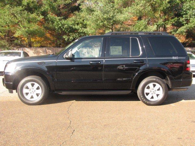 Ford Explorer 2010 photo 1