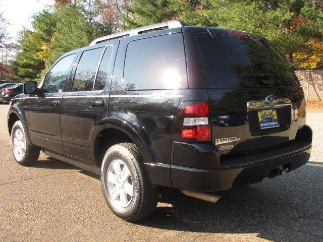 Ford Explorer 2010 photo 2