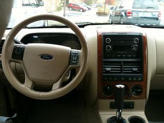 Ford Explorer 2010 photo 2