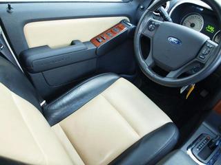 Ford Explorer 2010 photo 2