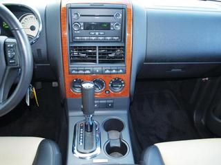 Ford Explorer 2010 photo 3