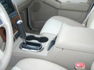 Ford Explorer 2010 photo 3