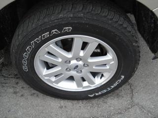 Ford Explorer 2010 photo 1