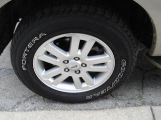 Ford Explorer 2010 photo 2