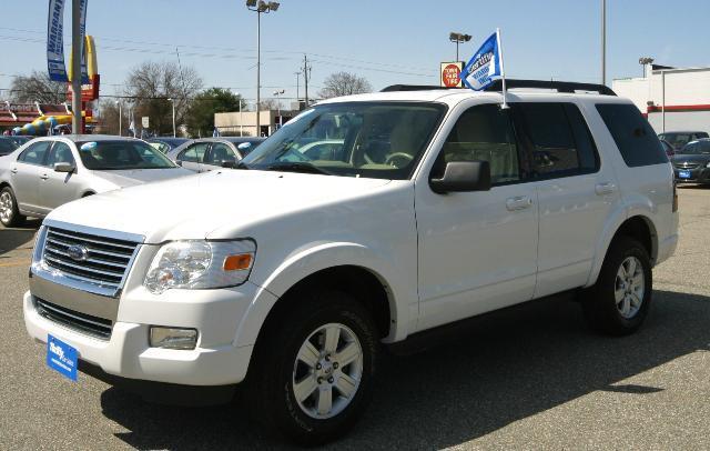 Ford Explorer 2010 photo 1