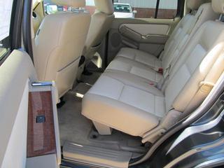Ford Explorer 2010 photo 4