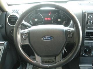 Ford Explorer 2010 photo 1
