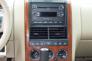 Ford Explorer 2010 photo 1