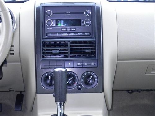 Ford Explorer 2010 photo 2