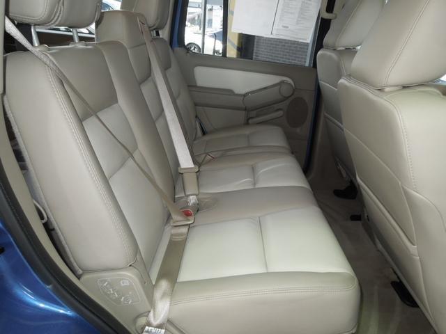 Ford Explorer 2010 photo 1