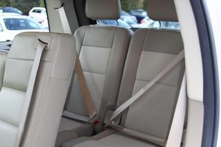 Ford Explorer 2010 photo 1