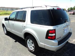 Ford Explorer 2010 photo 1