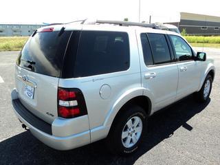 Ford Explorer 2010 photo 2