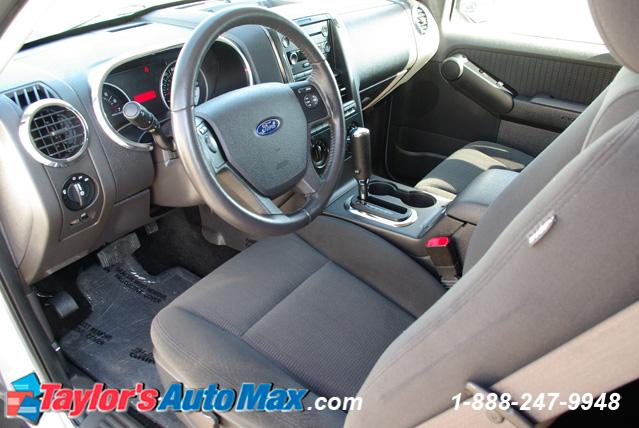 Ford Explorer 2010 photo 3