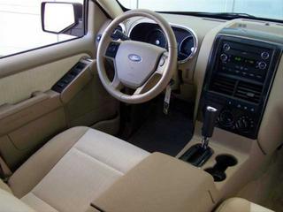 Ford Explorer 2010 photo 1