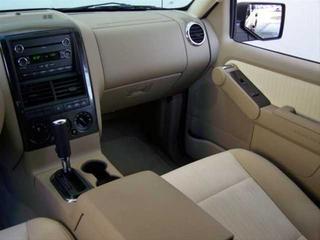 Ford Explorer 2010 photo 2