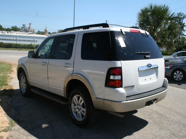 Ford Explorer 2010 photo 2