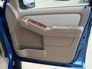 Ford Explorer 2010 photo 3