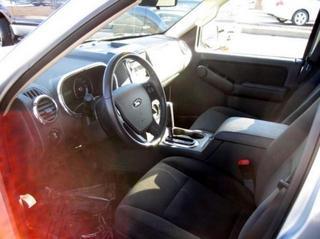 Ford Explorer 2010 photo 2