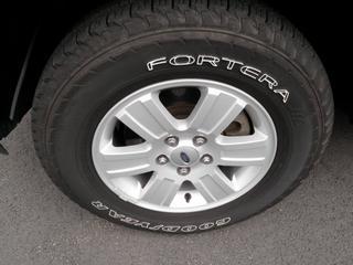 Ford Explorer 2010 photo 1