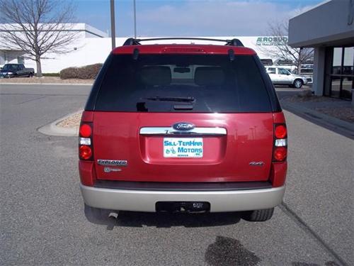 Ford Explorer 2010 photo 1