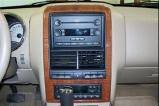 Ford Explorer 2010 photo 3