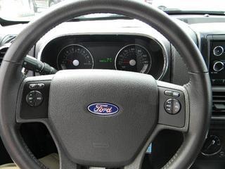 Ford Explorer 2010 photo 2