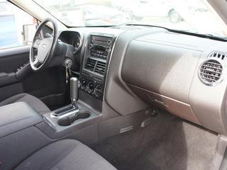 Ford Explorer 2010 photo 2
