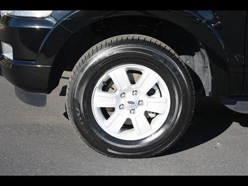 Ford Explorer 2010 photo 1