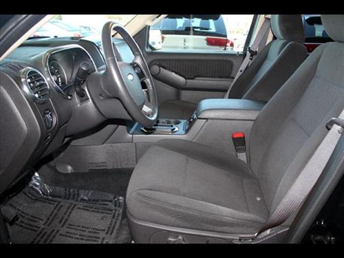 Ford Explorer 2010 photo 2