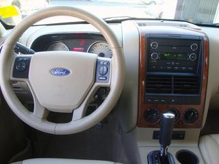 Ford Explorer 2010 photo 1