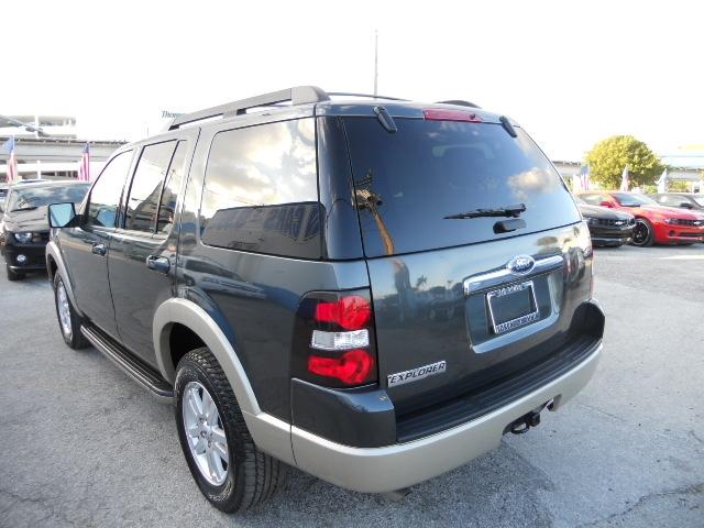 Ford Explorer 2010 photo 2