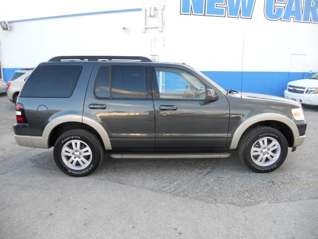 Ford Explorer 2010 photo 3