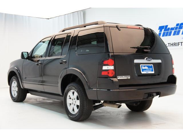 Ford Explorer 2010 photo 2