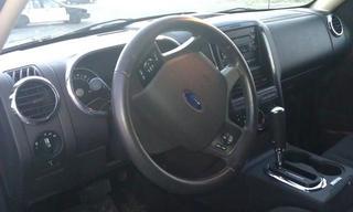 Ford Explorer 2010 photo 2