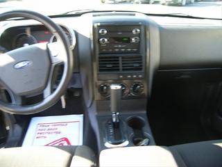 Ford Explorer 2010 photo 2