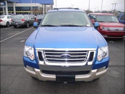 Ford Explorer 2010 photo 1