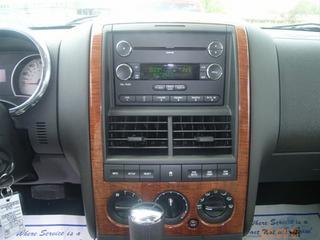 Ford Explorer 2010 photo 1