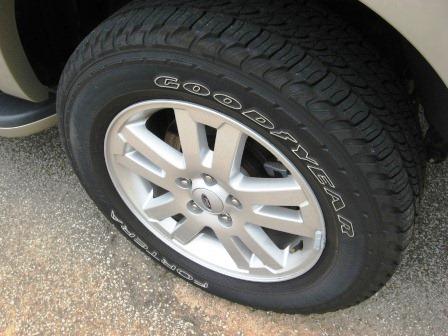 Ford Explorer 2010 photo 2