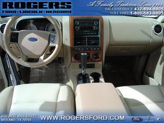 Ford Explorer 2010 photo 1