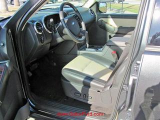 Ford Explorer 2010 photo 2