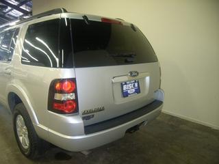 Ford Explorer 2010 photo 2