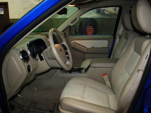 Ford Explorer 2010 photo 1