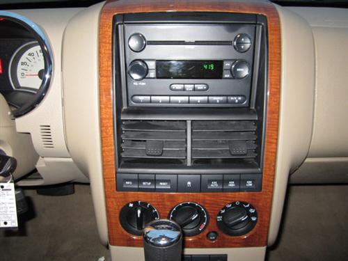 Ford Explorer 2010 photo 3