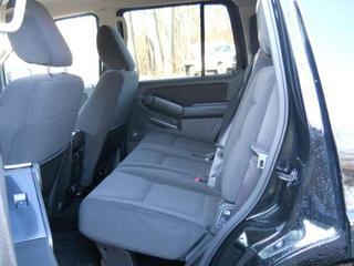 Ford Explorer 2010 photo 2