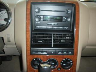 Ford Explorer 2010 photo 2