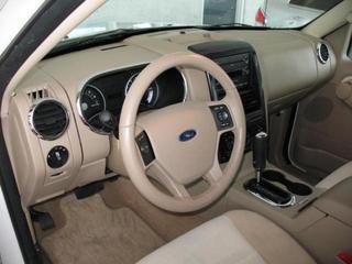 Ford Explorer 2010 photo 1