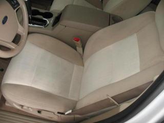 Ford Explorer 2010 photo 2