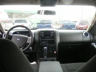 Ford Explorer 2010 photo 3